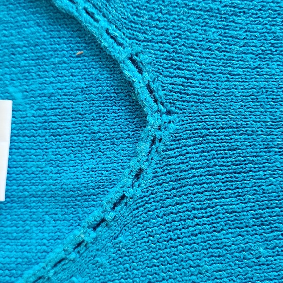 Sag Harbor Women's Med Turquoise Dainty "V" Neckline, Short Sleeve - Picture 2 of 8